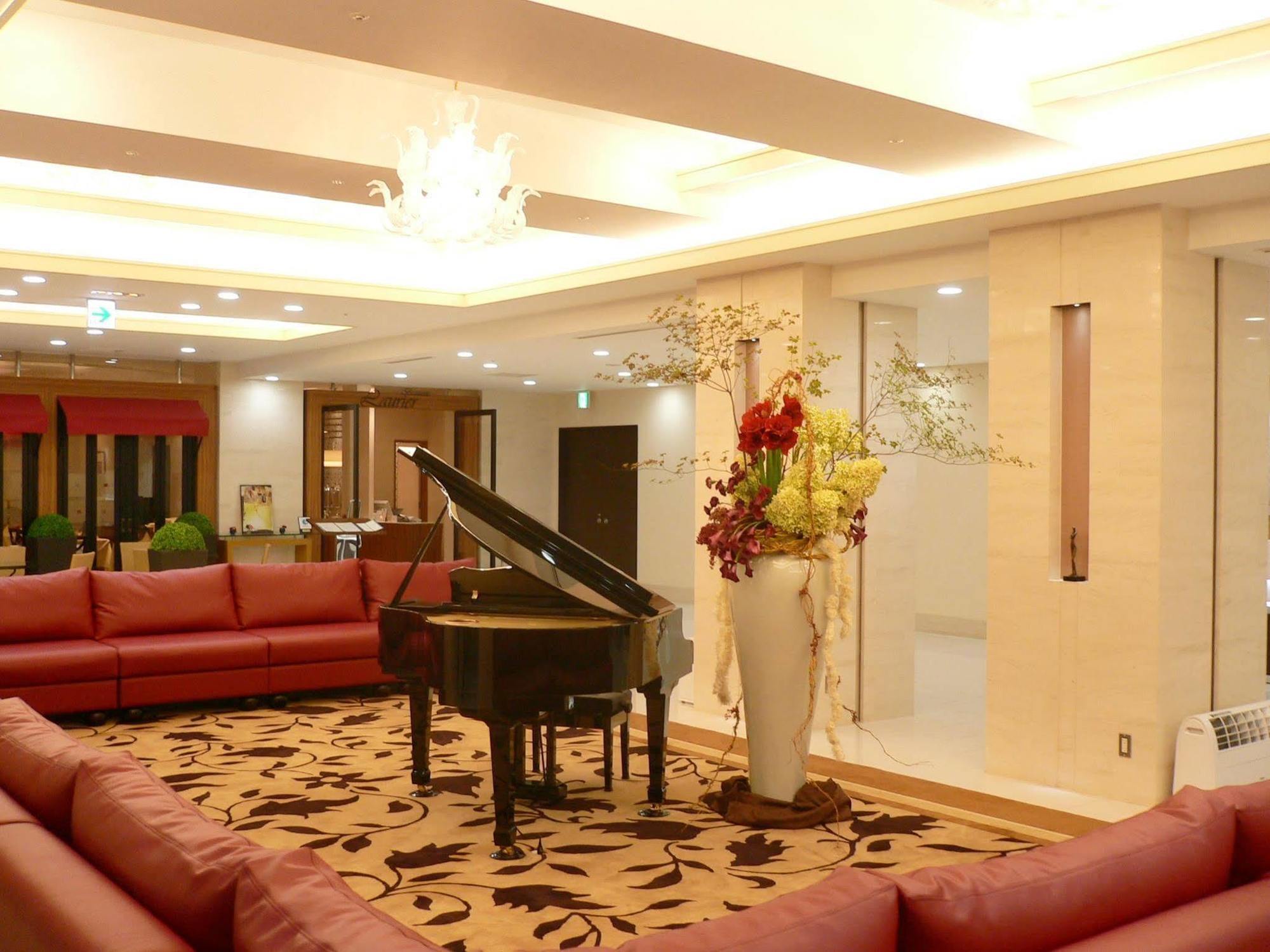 Hotel Metropolitan Takasaki Buitenkant foto
